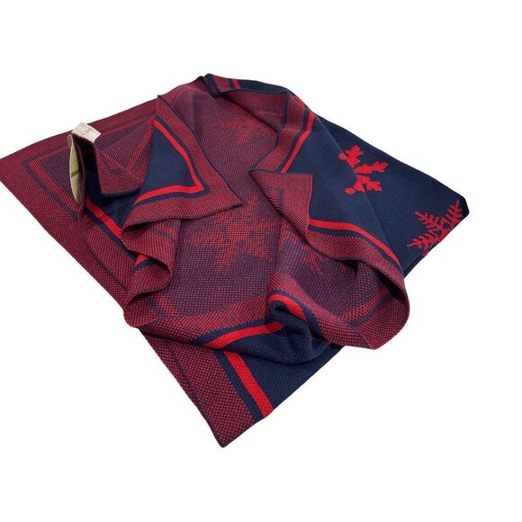 Kennebunk Home Bedford Cottage Snowflake Throw Blanket. - Picture 4 of 12